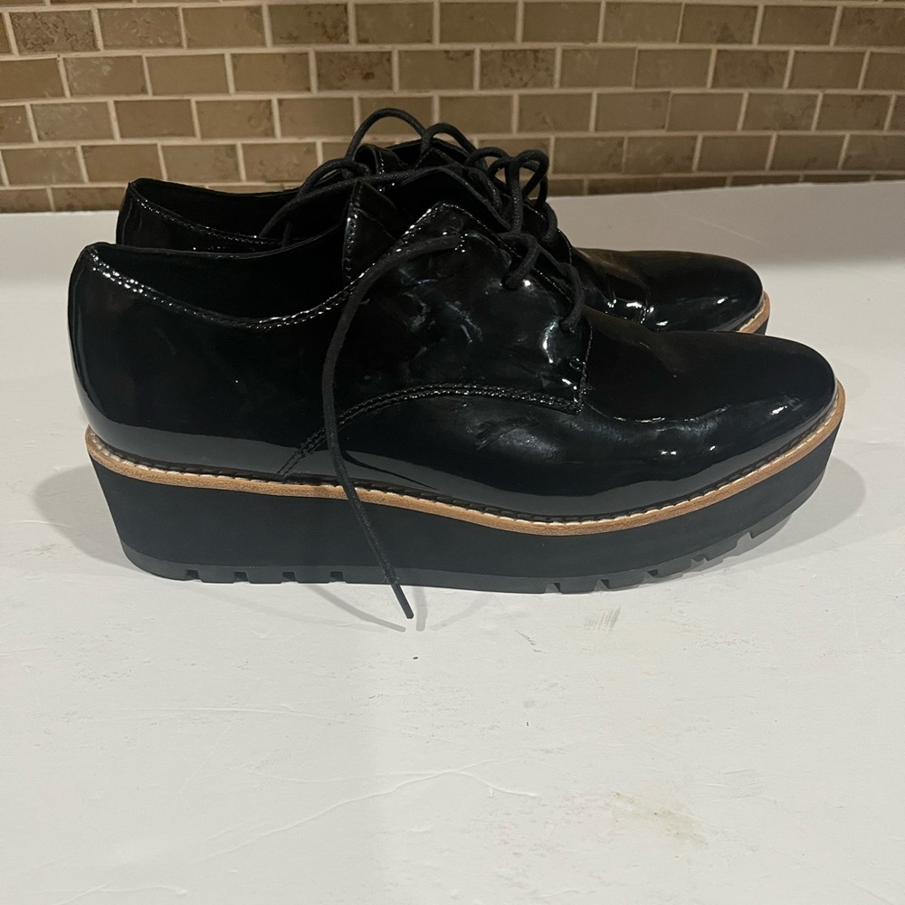 Eileen Fisher Black Patent Leather Platform Oxfords